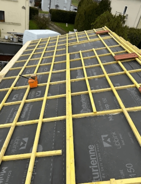 Image 3 : Toiture & couverture à Piennes : Emile Couverture - Couvreur/Charpente/Zinguerie/ Ramonage - Forbach,Thionville,Briey