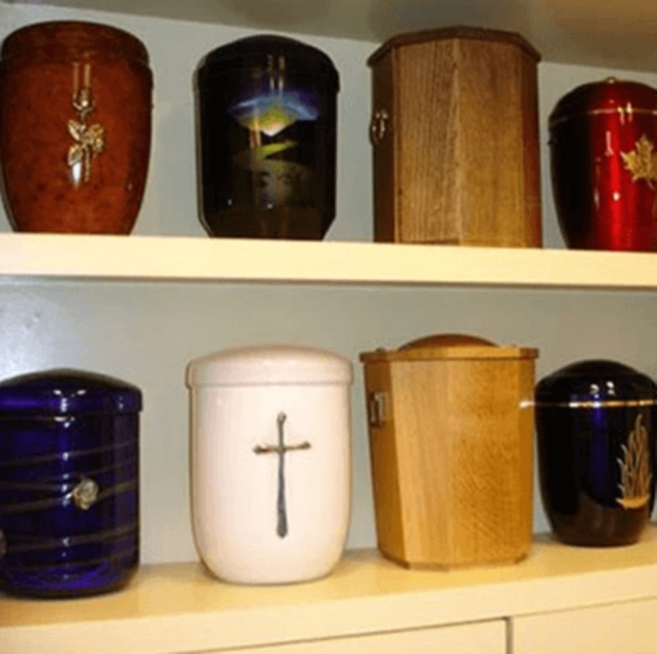 Image 1 : Pompes funèbres à Differdange : Pompes Funèbres Henkes Succ. Calmes