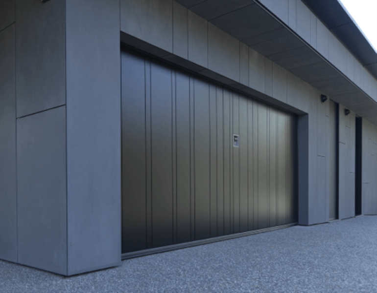 Image 2 : Porte à Mondercange : Castle Doors / Protect your Kingdom