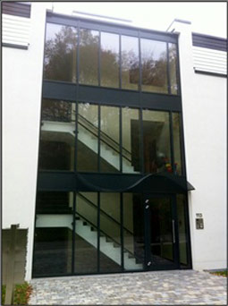 Image 22 : Porte d'entrée maison à Pétange : Art - Concept & Menuiserie
