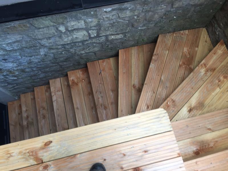 Image 13 : Escalier et garde-corps à Diekirch : Toitures Käppeli Succ. Pilici A. Sàrl