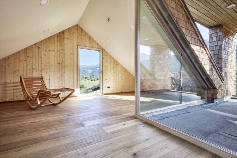 Image 2 : Toiture bâtiment à Clervaux : Holzbau & Bedachungen Mertes Bruno Sàrl