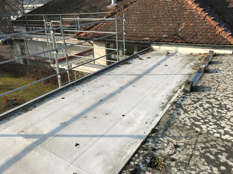 Image 15 : Escalier et garde-corps à Diekirch : Toitures Käppeli Succ. Pilici A. Sàrl