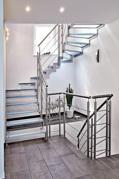 Image 69 : Escaliers à Wecker : TS CONCEPT Sàrl -Treppen & Interior Design Schiebetueren